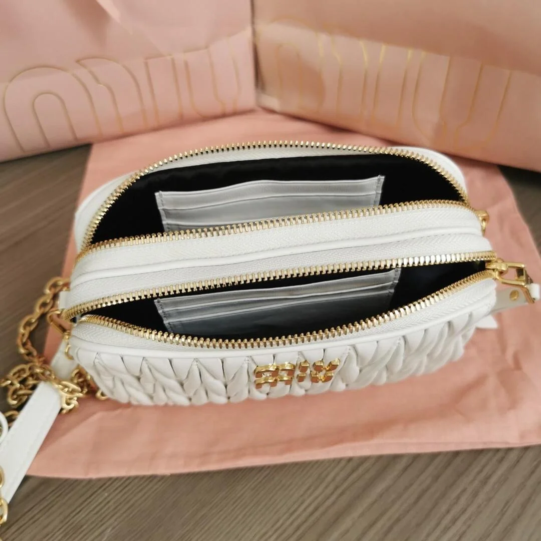 미우미우 마테라쎄 나파 가죽 미니백 화이트