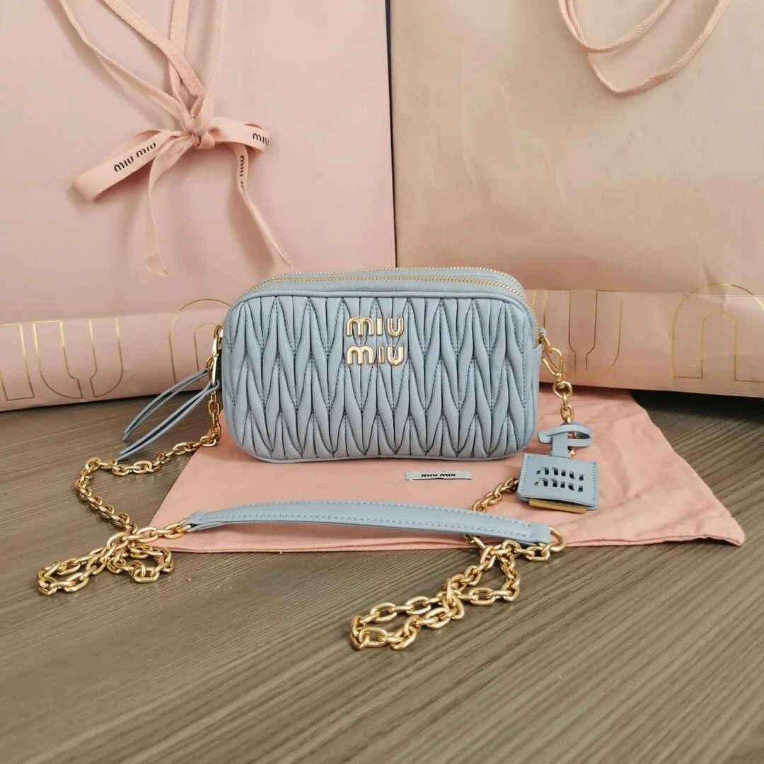 미우미우 마테라쎄 나파 가죽 미니백 블루