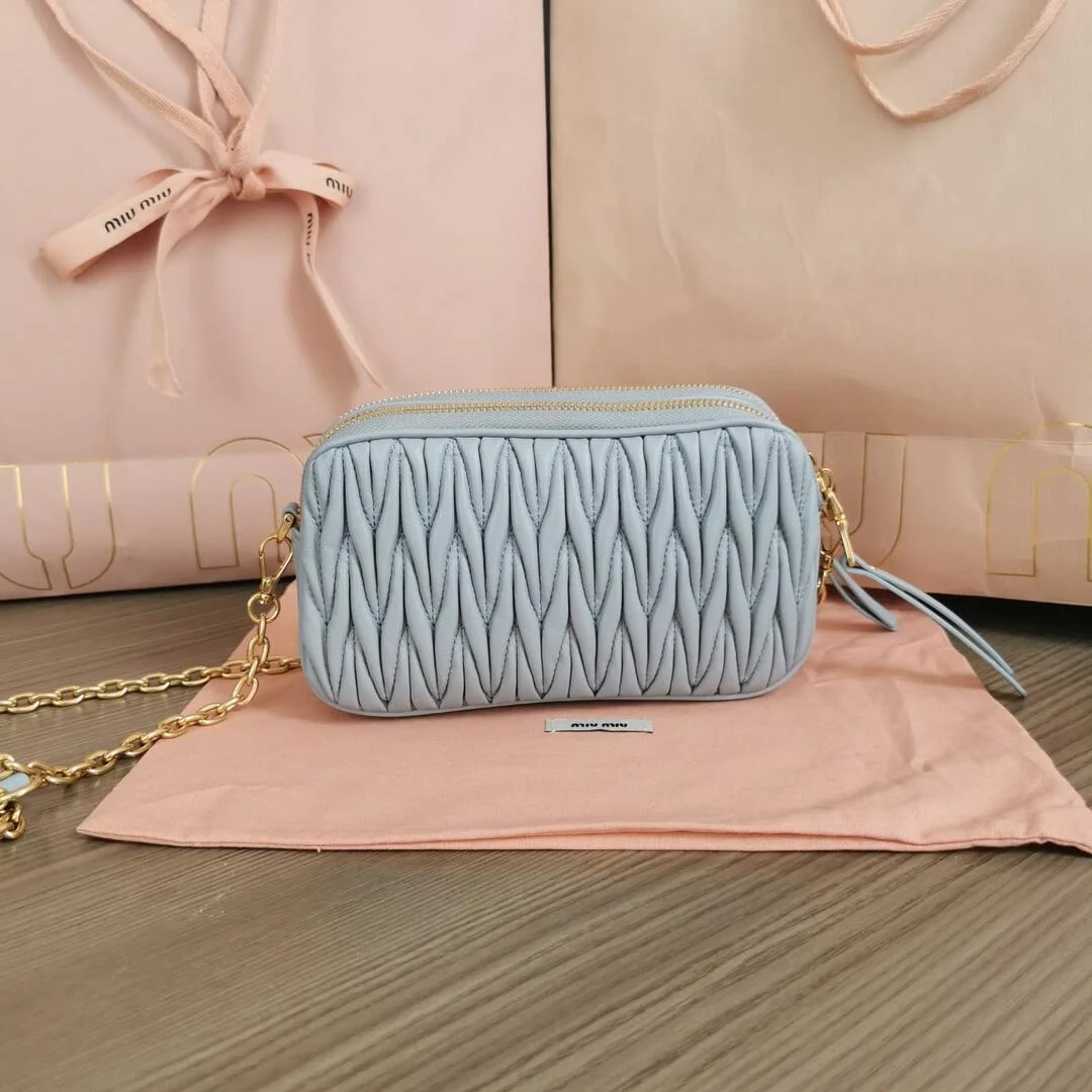 미우미우 마테라쎄 나파 가죽 미니백 블루