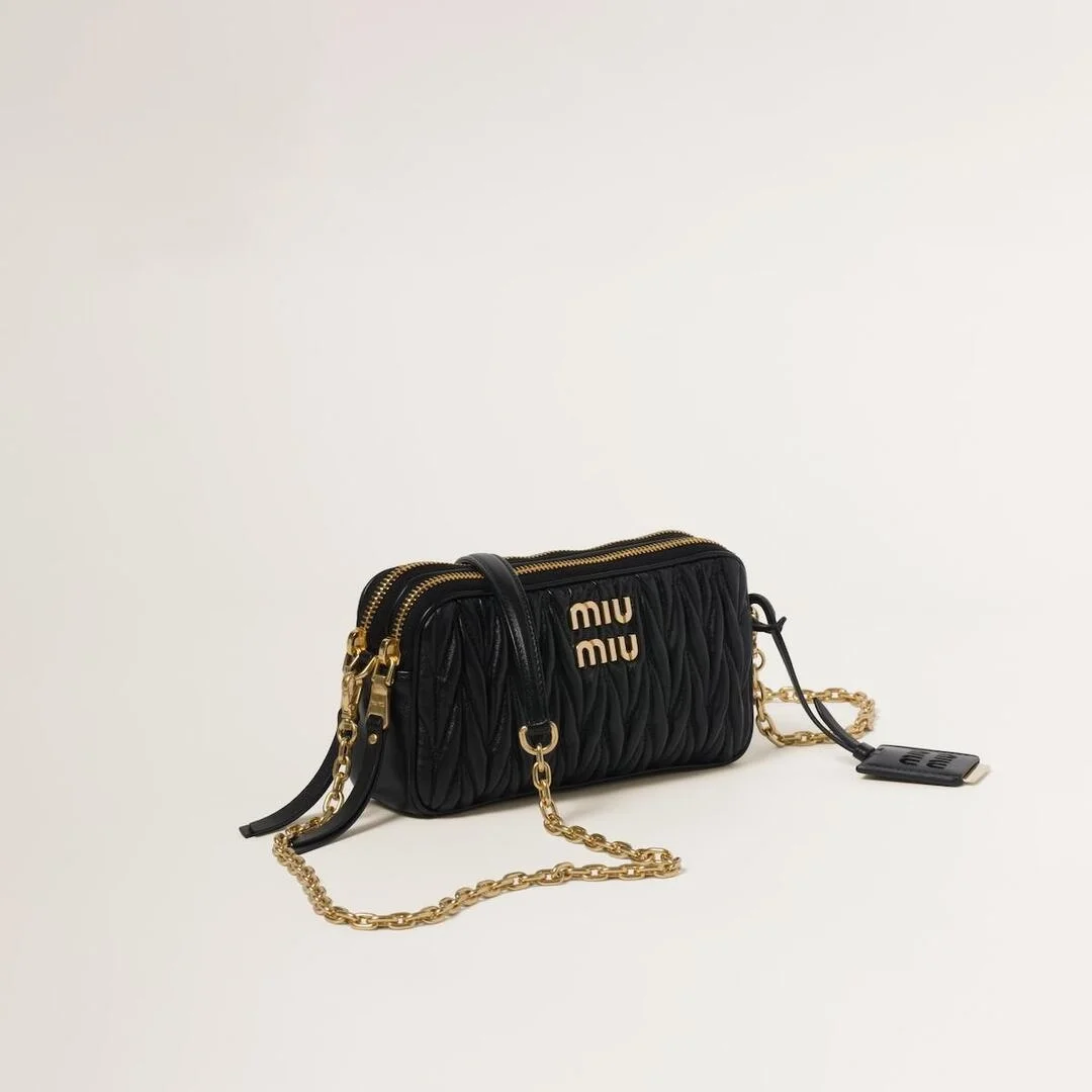 미우미우 마테라쎄 나파 가죽 미니백 블랙