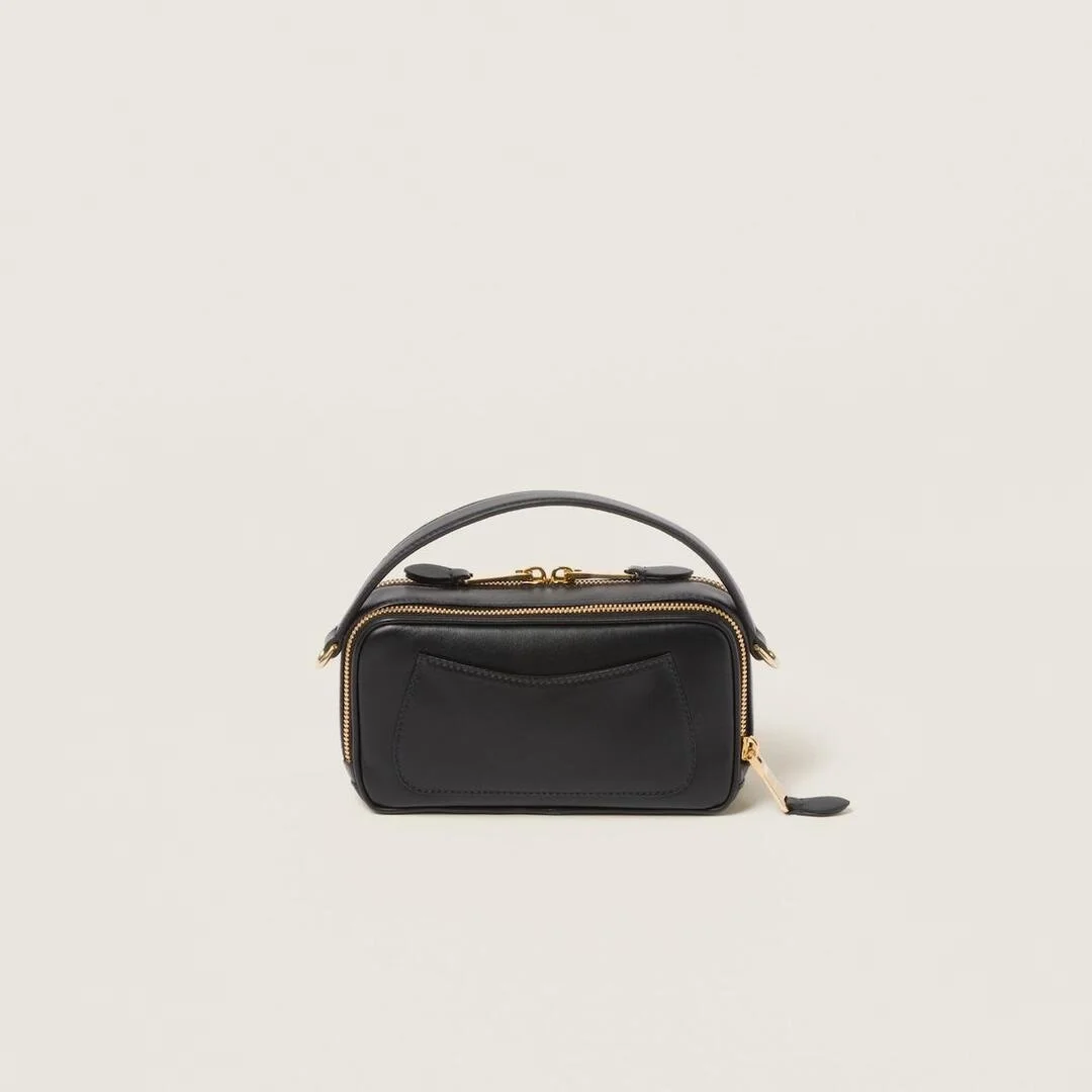 미우미우 가죽 숄더백 블랙