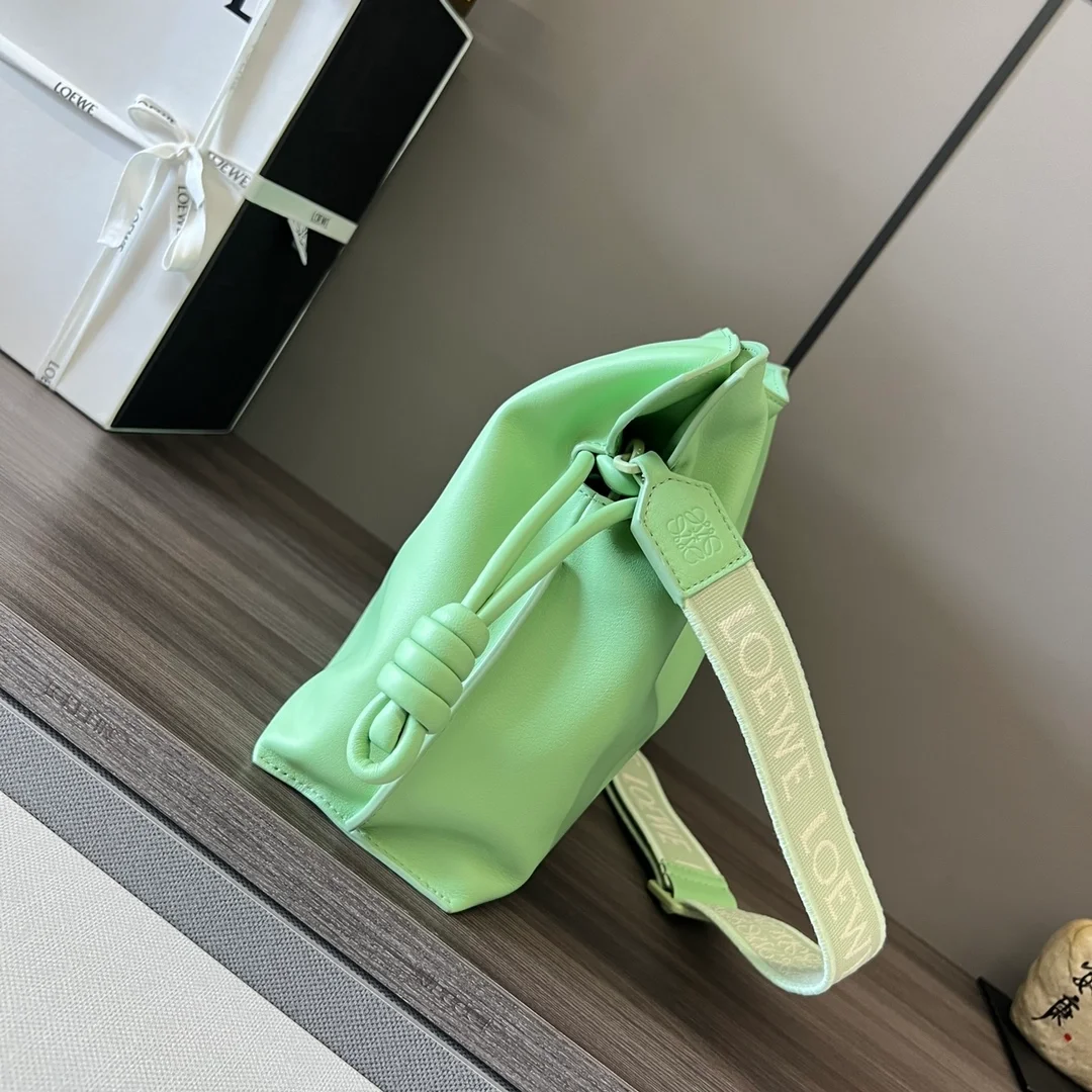 로에베 플라멩코 클러치 백 그린