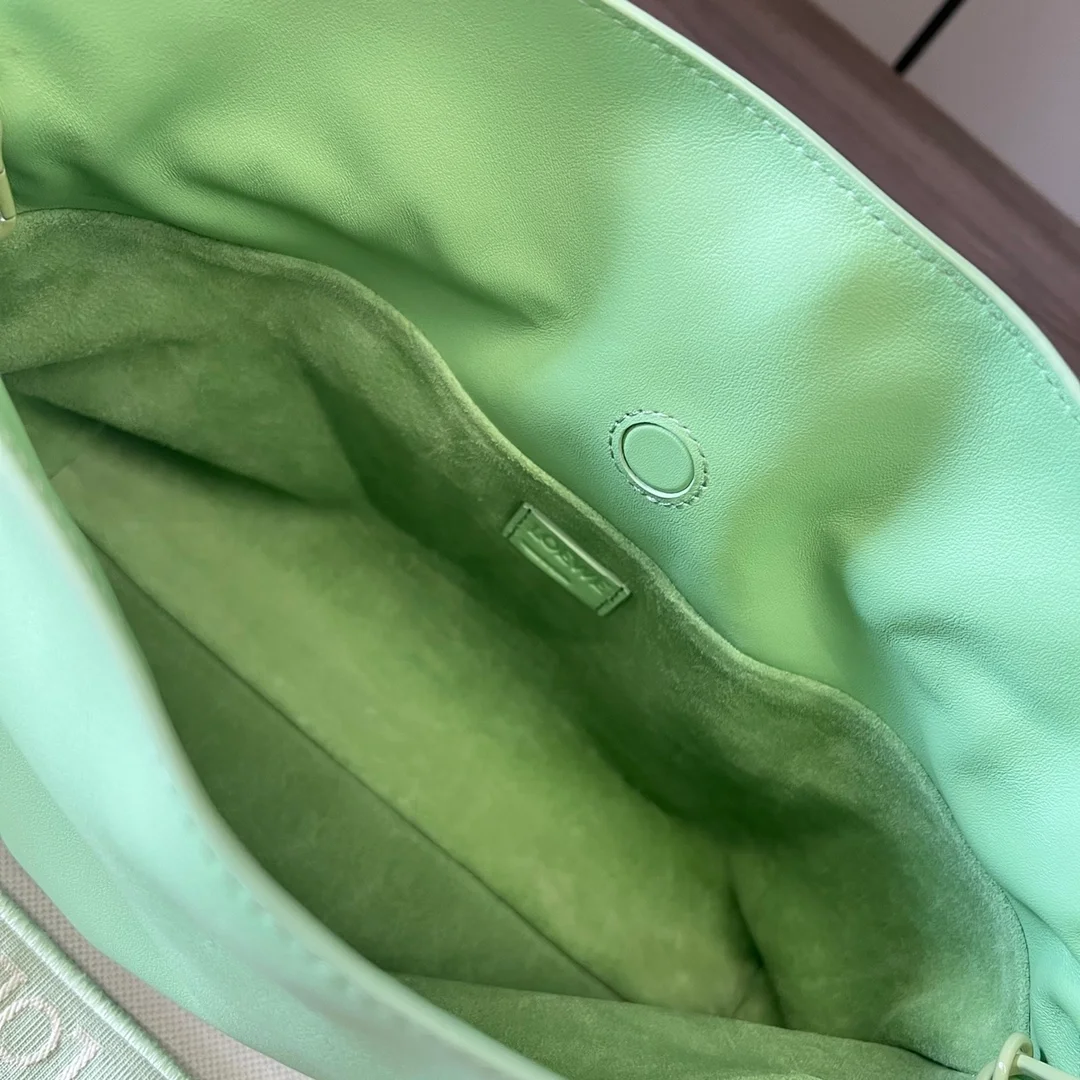 로에베 플라멩코 클러치 백 그린