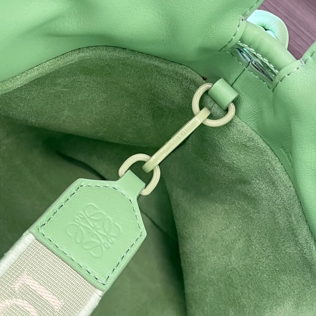 로에베 플라멩코 클러치 백 그린