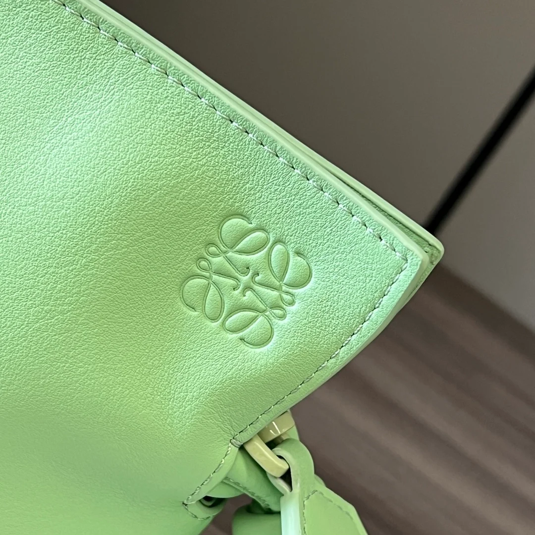 로에베 플라멩코 클러치 백 그린