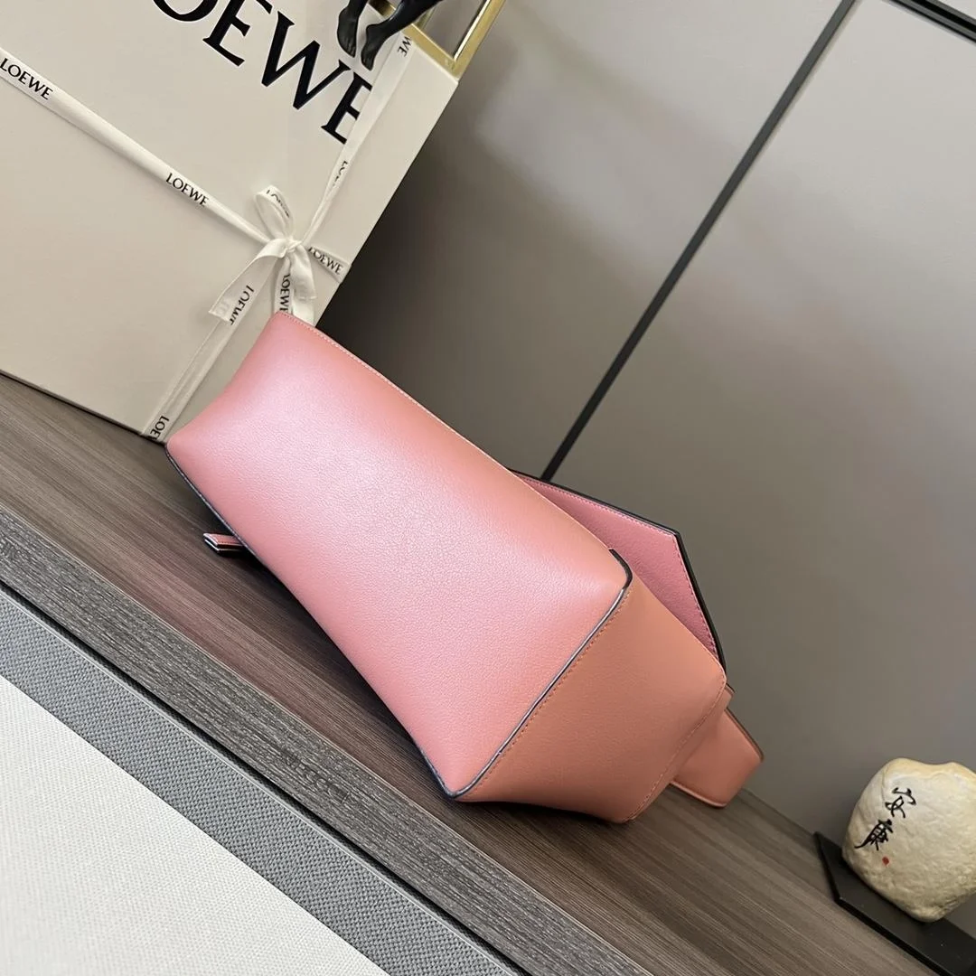 로에베 퍼즐 클래식 카프스킨 호보 백 핑크