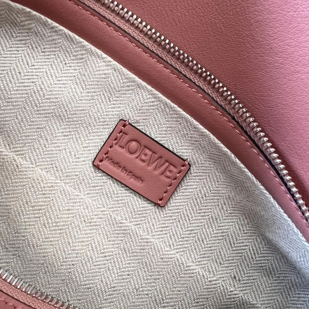 로에베 퍼즐 클래식 카프스킨 호보 백 핑크