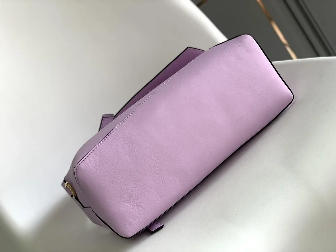 로에베 퍼즐 클래식 카프스킨 호보 백 퍼플