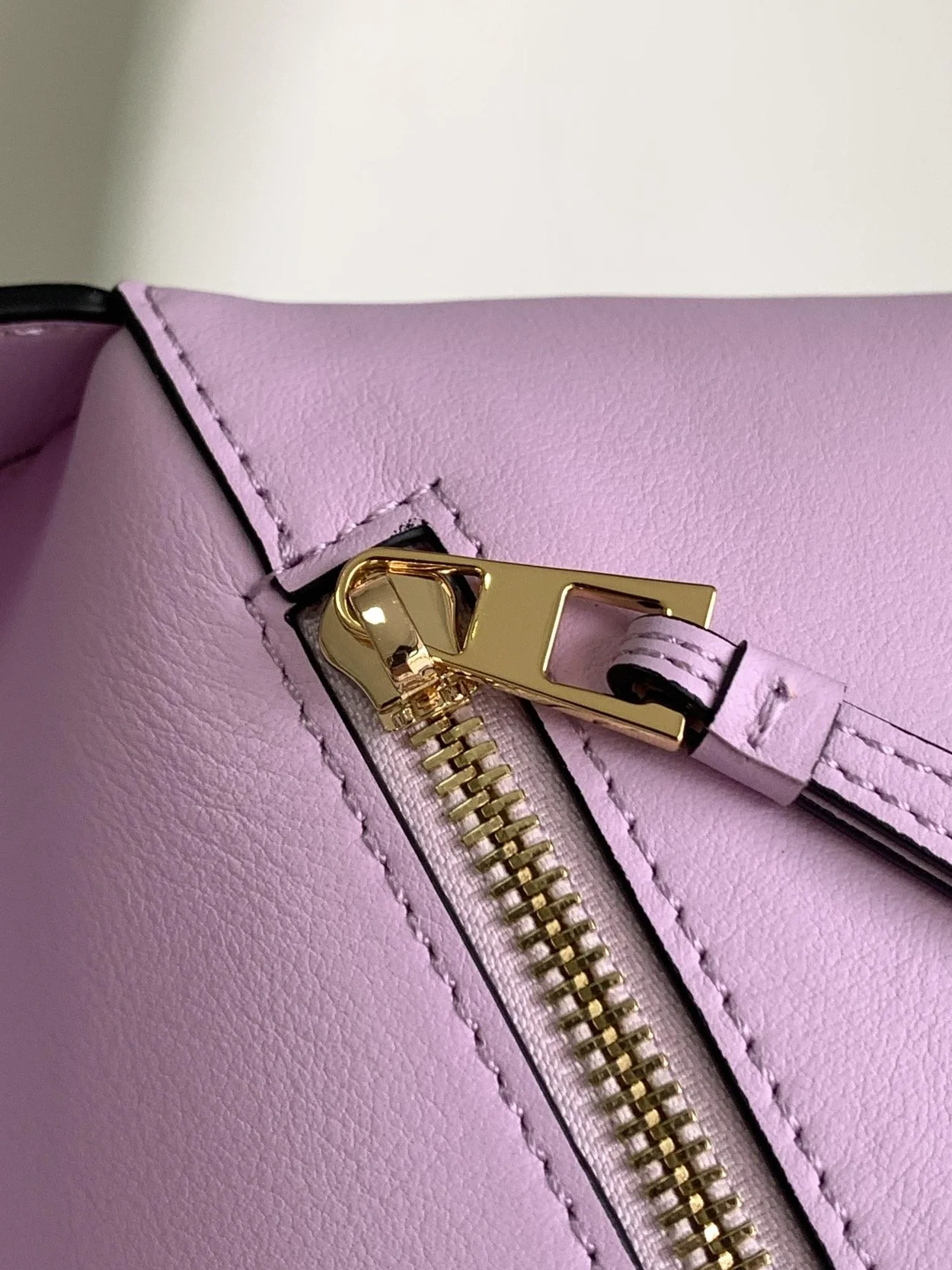 로에베 퍼즐 클래식 카프스킨 호보 백 퍼플