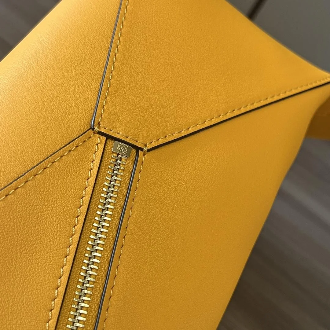 로에베 퍼즐 클래식 카프스킨 호보 백 오렌지