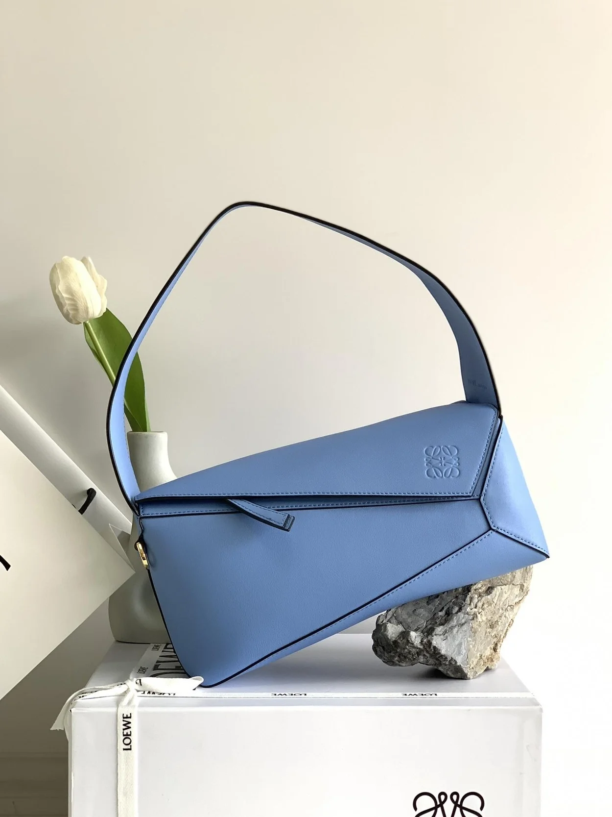 로에베 퍼즐 클래식 카프스킨 호보 백 블루