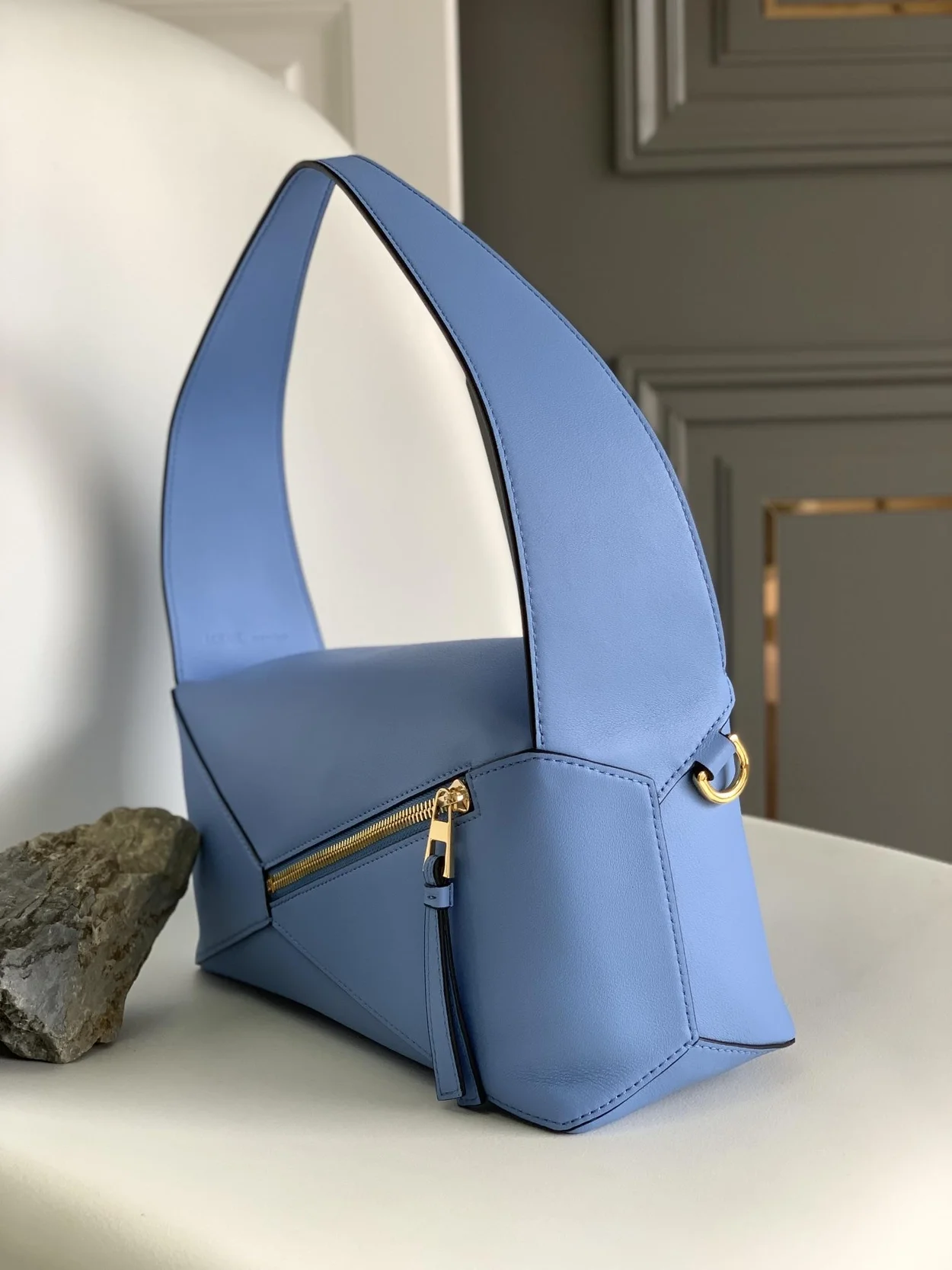 로에베 퍼즐 클래식 카프스킨 호보 백 블루