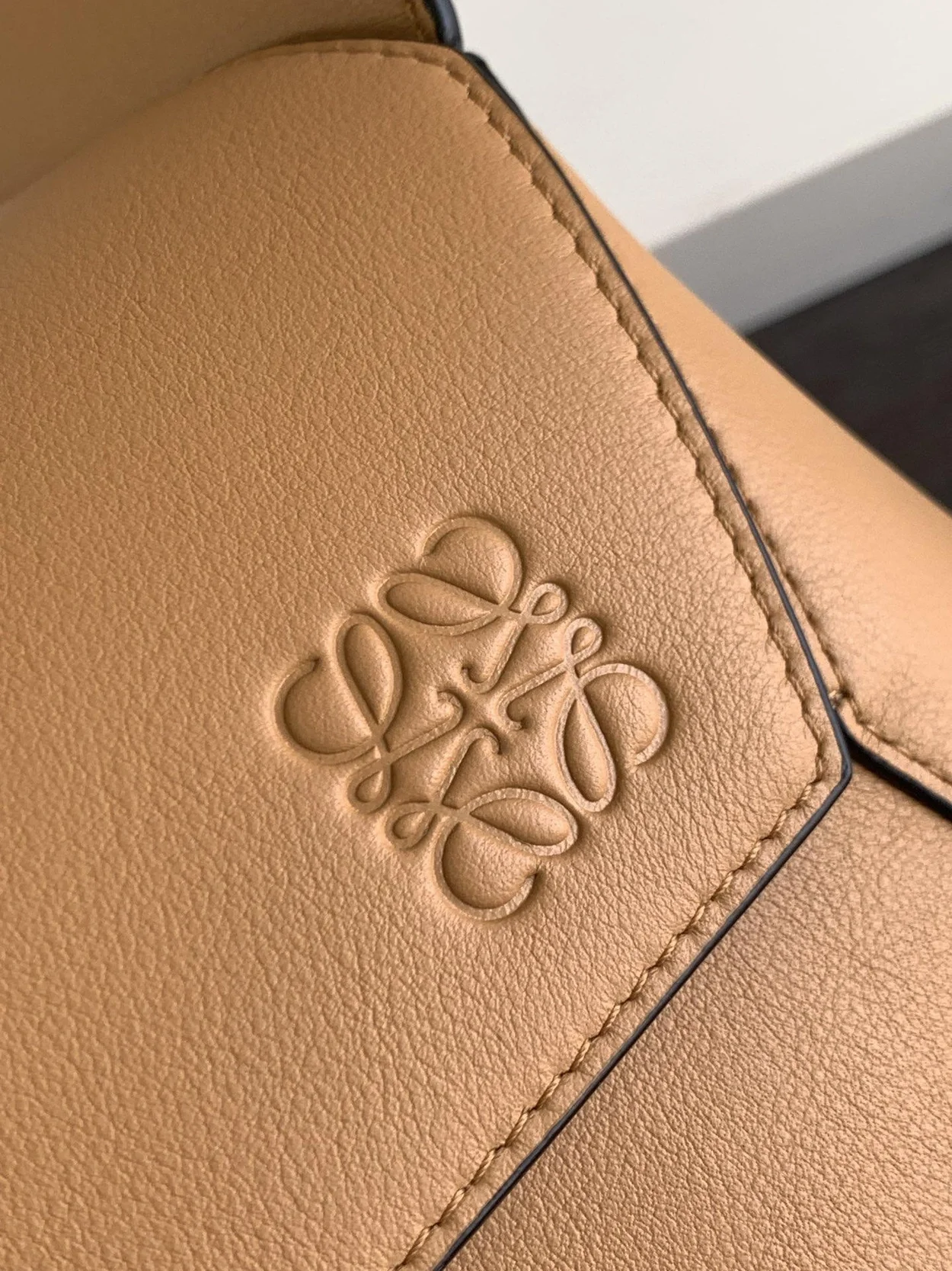 로에베 퍼즐 클래식 카프스킨 호보 백 브라운