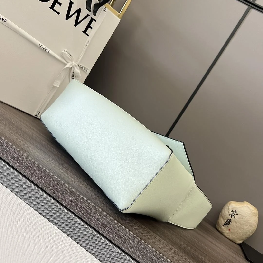 로에베 퍼즐 클래식 카프스킨 호보 백 라이트 민트