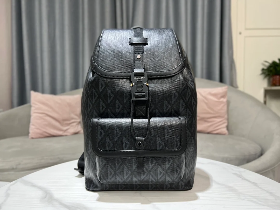 디올 힛 더 로드 백팩 블랙