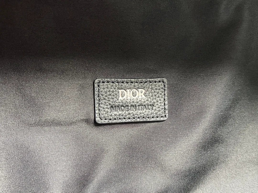 디올 라이더 2.0 지퍼 백팩 블랙