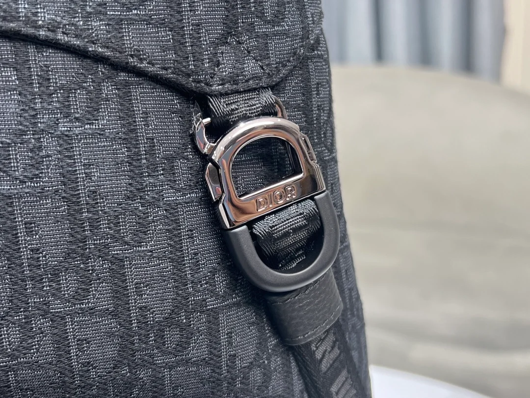 디올 Dior 8 플랩 블랙 오블리크 자카드 백팩