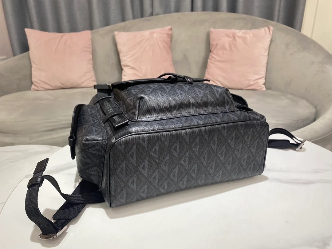 디올 CD 다이아몬드 캔버스 힛 더 로드 백팩