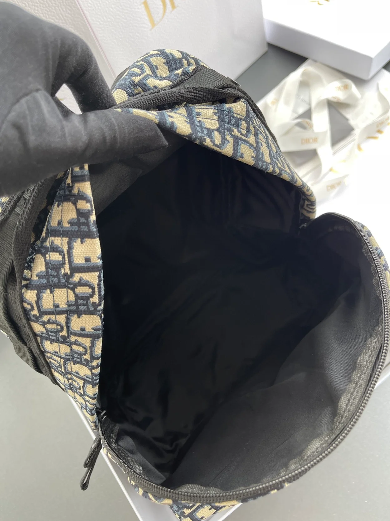 디올 오블리크 자카드 트래블 백팩 블루