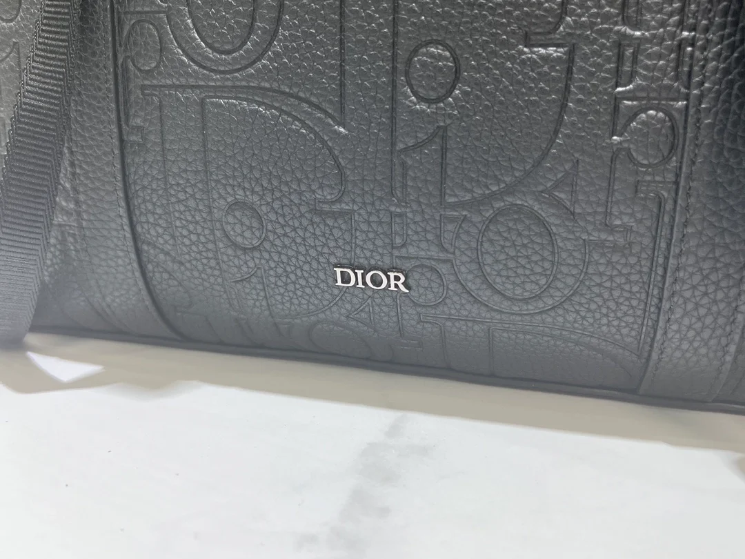 디올 힛 더 로드 그래비티 플랩 백팩