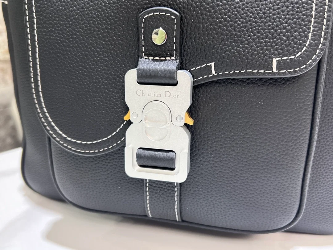 디올 새들 지퍼 백팩 블랙 그레인