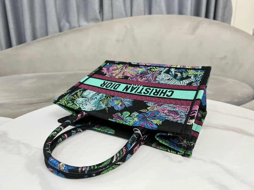 디올 멀티 컬러 북 토트 미디움 백 그린 앤 퍼플