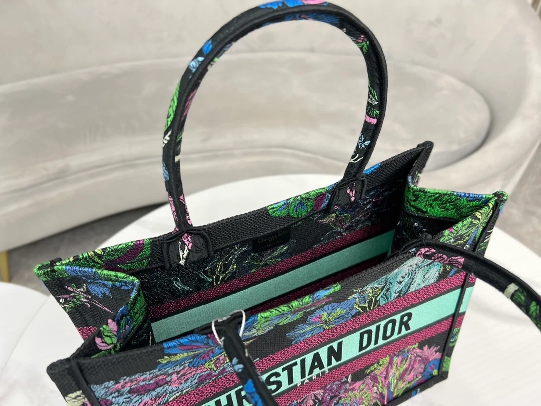 디올 멀티 컬러 북 토트 미디움 백 그린 앤 퍼플