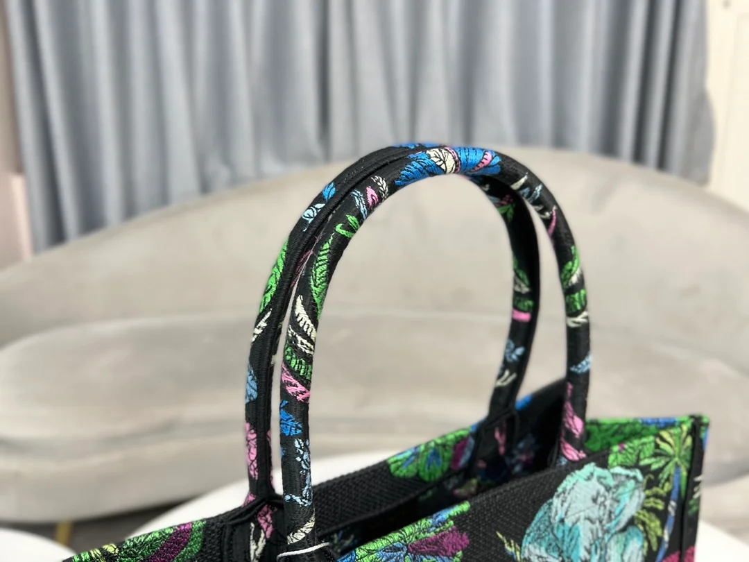 디올 멀티 컬러 북 토트 미디움 백 그린 앤 퍼플