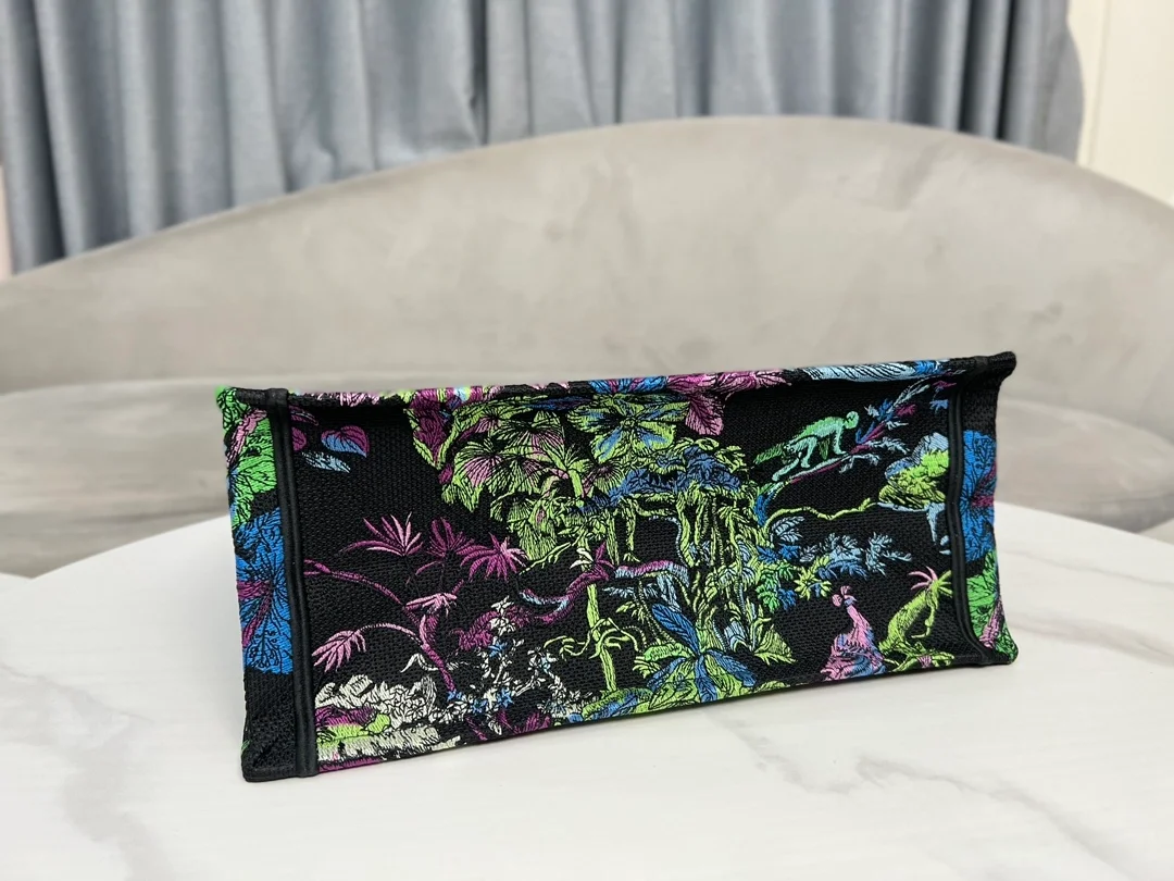 디올 멀티 컬러 북 토트 미디움 백 그린 앤 퍼플