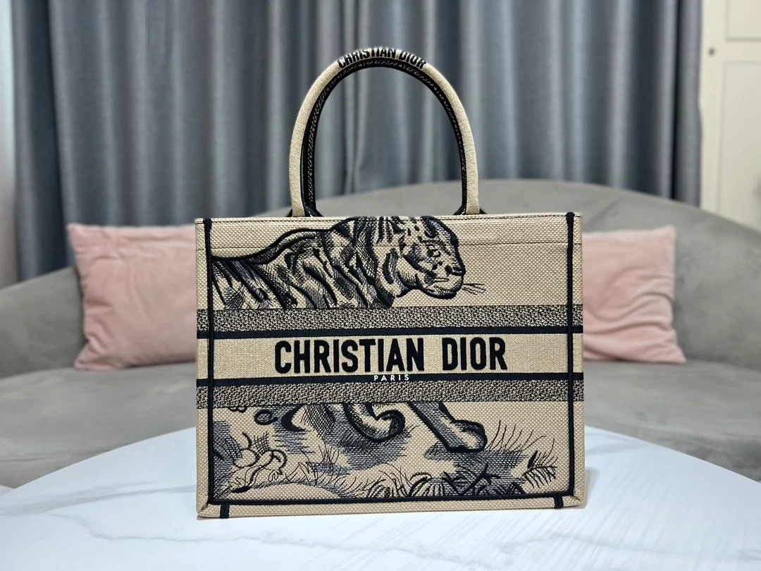 디올 타이거 캔버스 북 토트 백 브라운