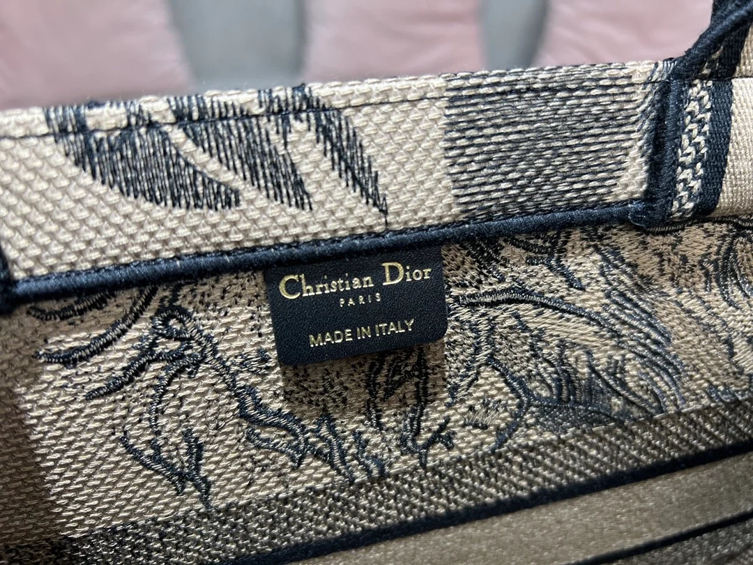 디올 타이거 캔버스 북 토트 백 브라운