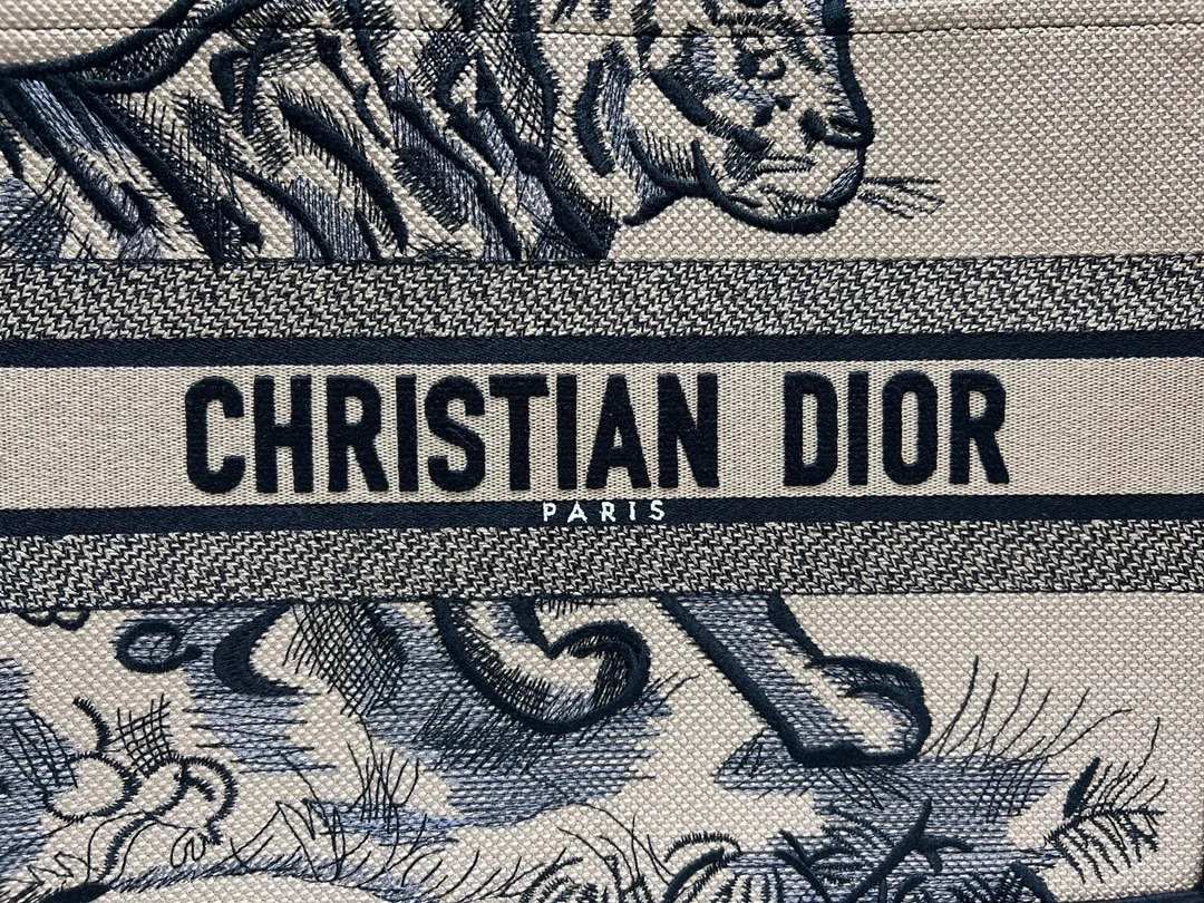 디올 타이거 캔버스 북 토트 백 브라운