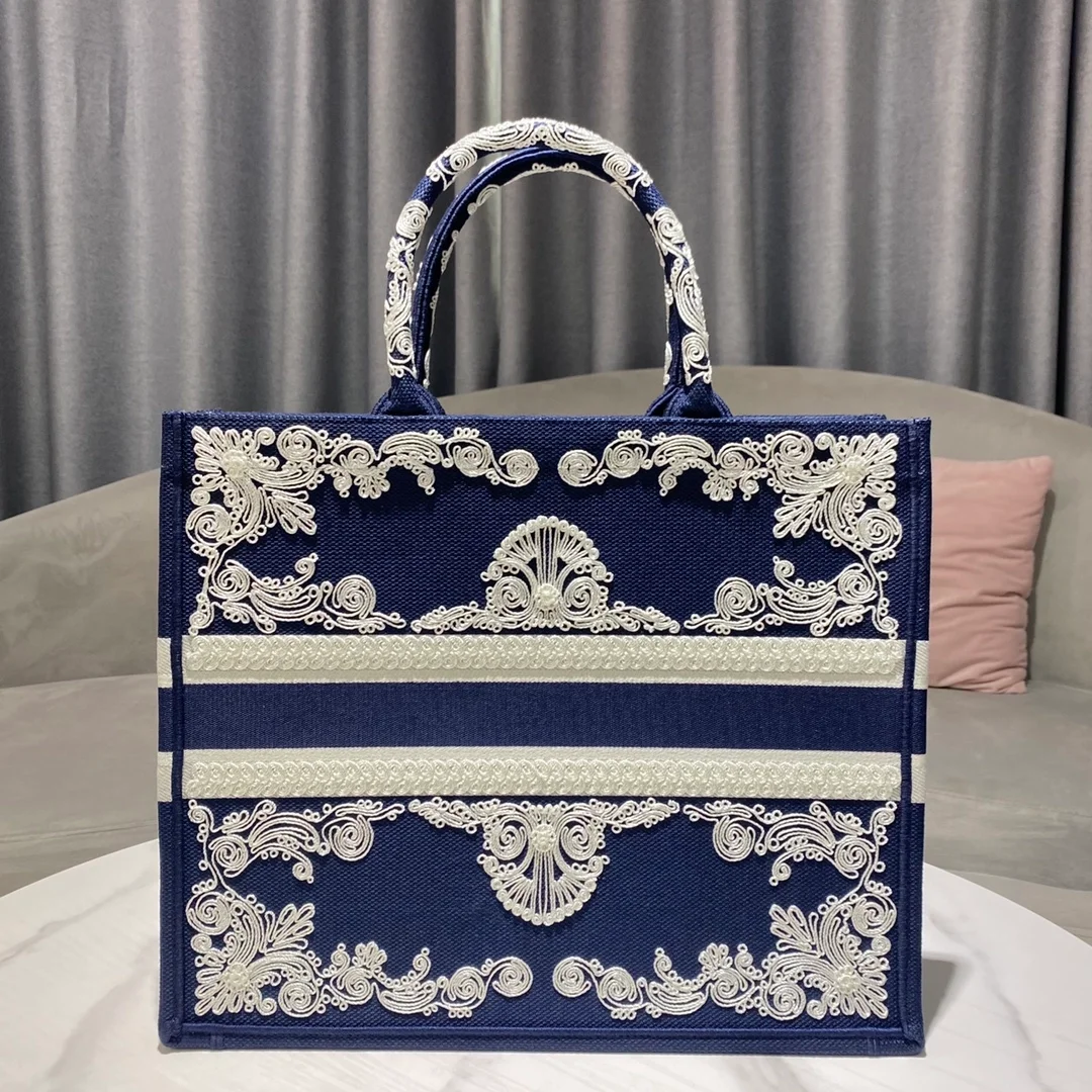 디올 코르넬리 이펙트 북 토트 라지 백