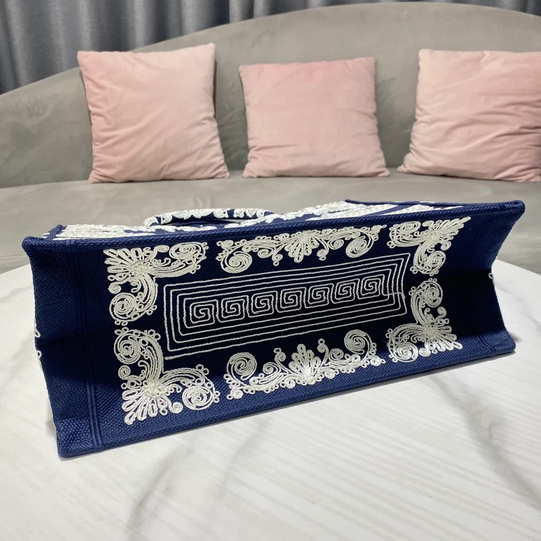 디올 코르넬리 이펙트 북 토트 라지 백