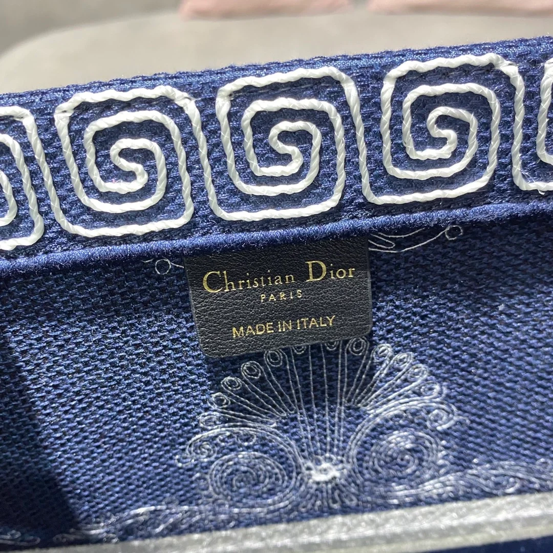 디올 코르넬리 이펙트 북 토트 라지 백