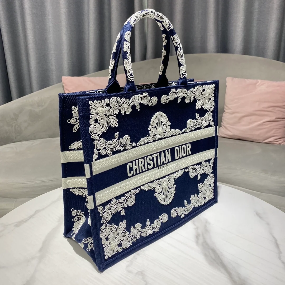 디올 코르넬리 이펙트 북 토트 라지 백