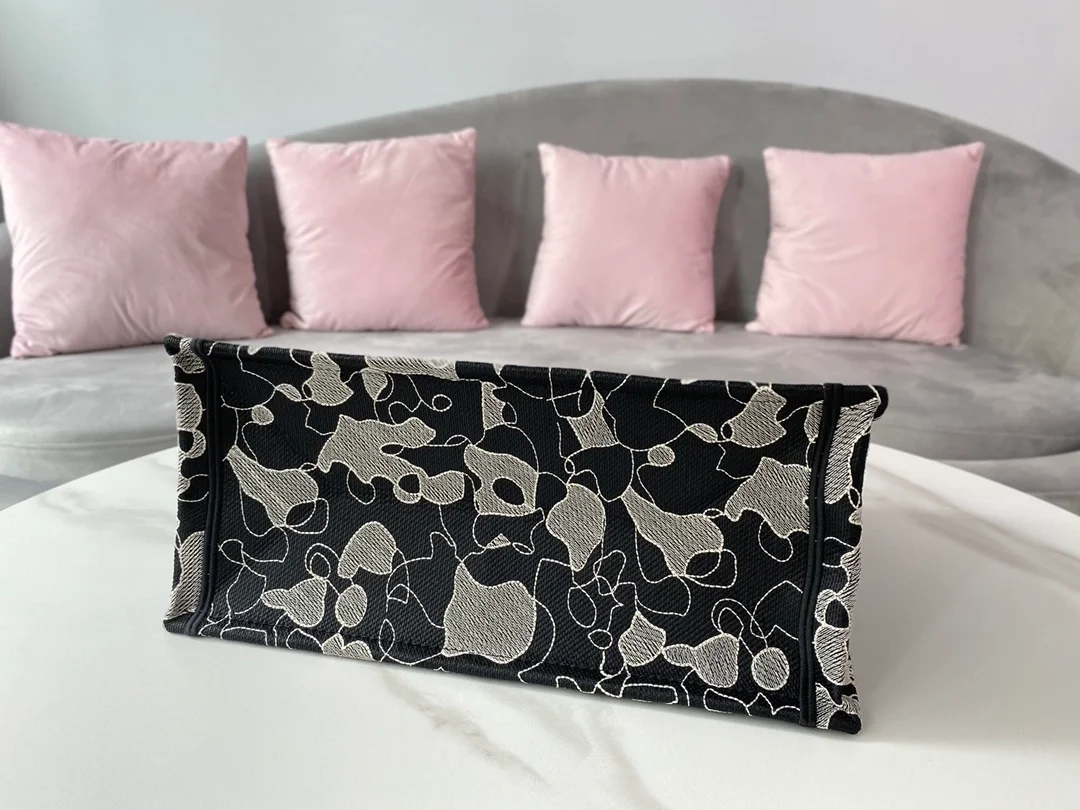 디올 별자리 캔버스 북 토트 미디움 백