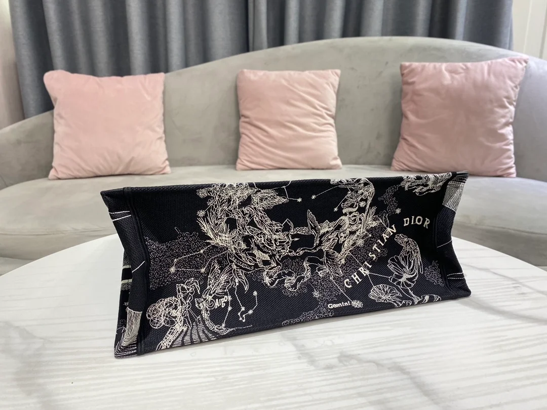 디올 별자리 북 토트 라지 백 블랙