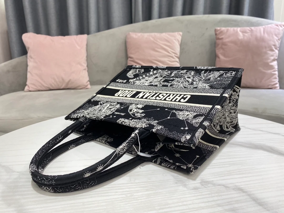 디올 별자리 북 토트 미디움 백 블랙