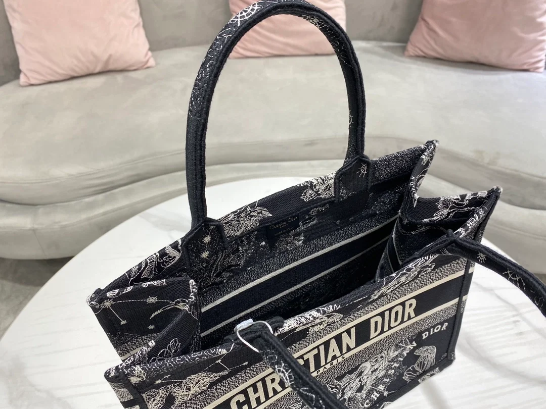 디올 별자리 북 토트 미디움 백 블랙