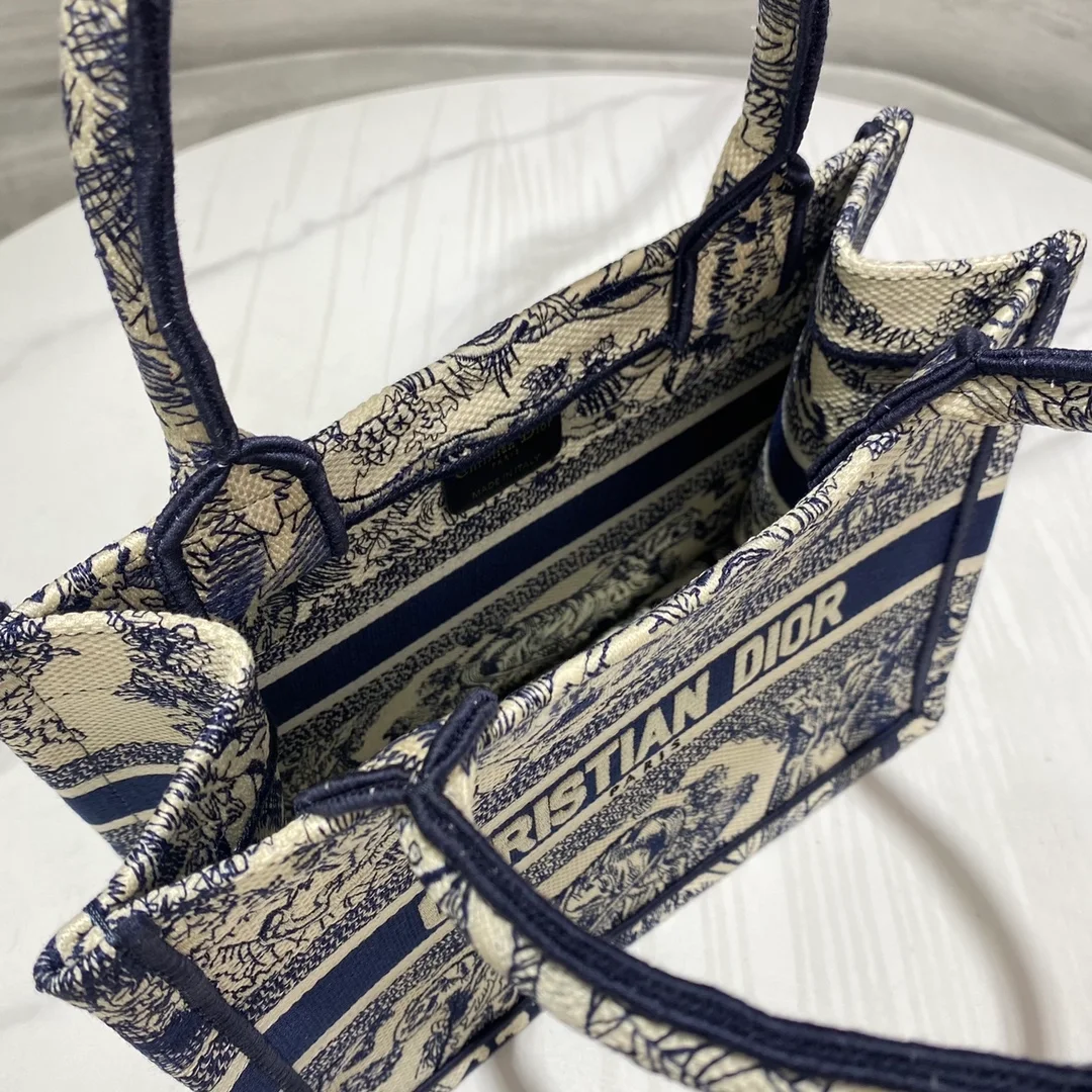 디올 북 토트 스몰 백 화이트 앤 네이비