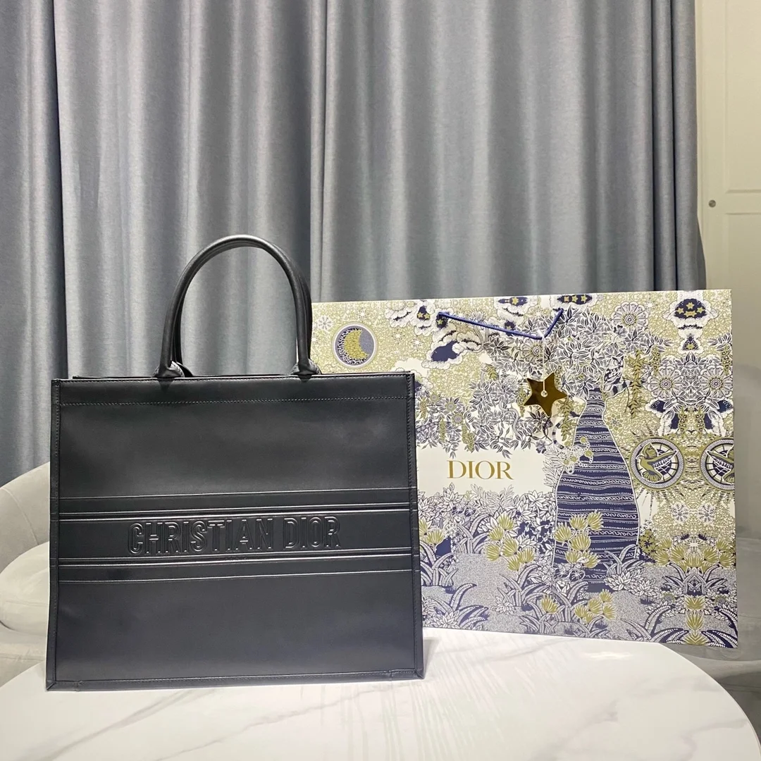 디올 북 토트 레더 라지 핸드백