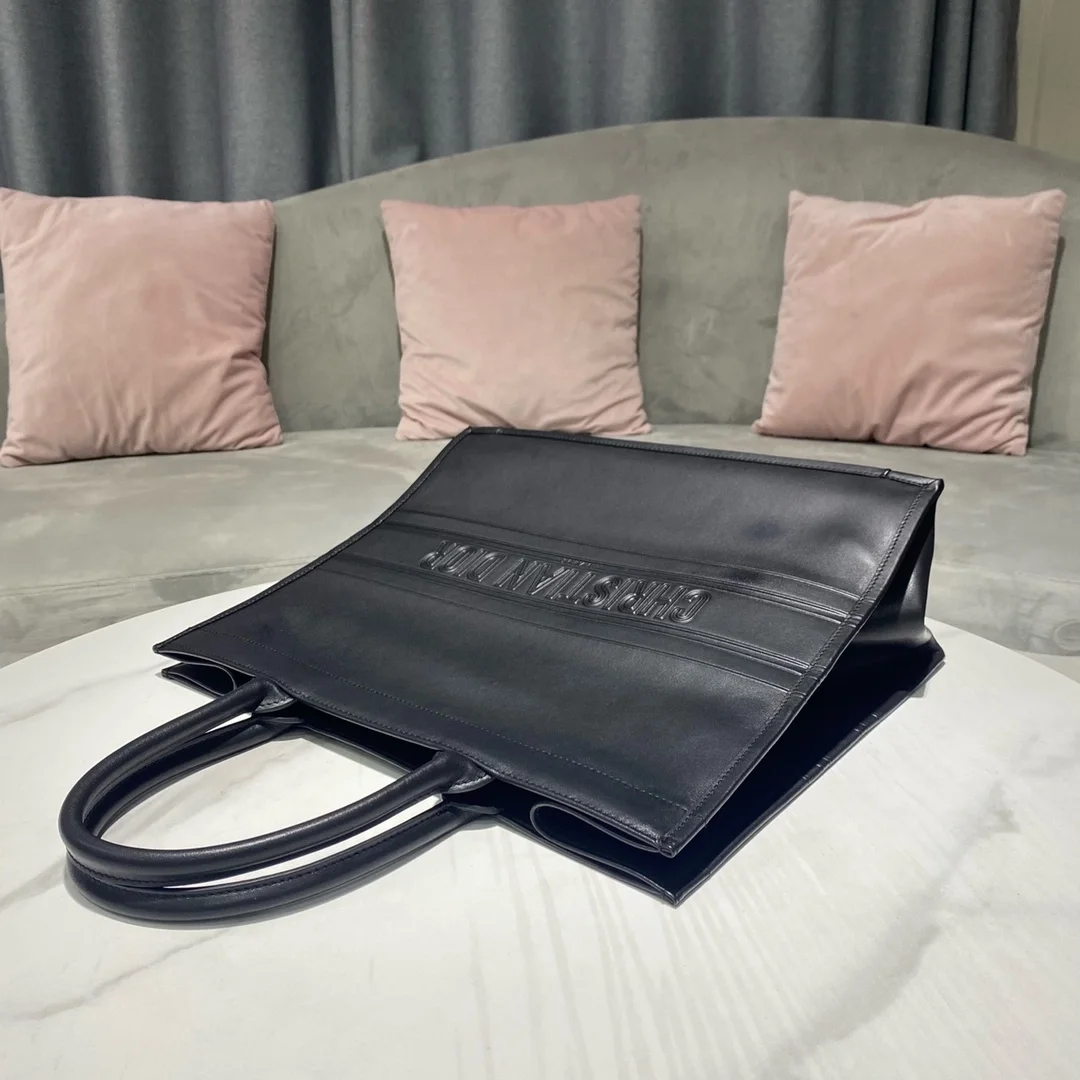 디올 북 토트 레더 라지 핸드백