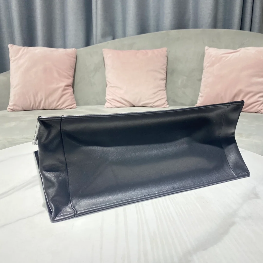 디올 북 토트 레더 라지 핸드백