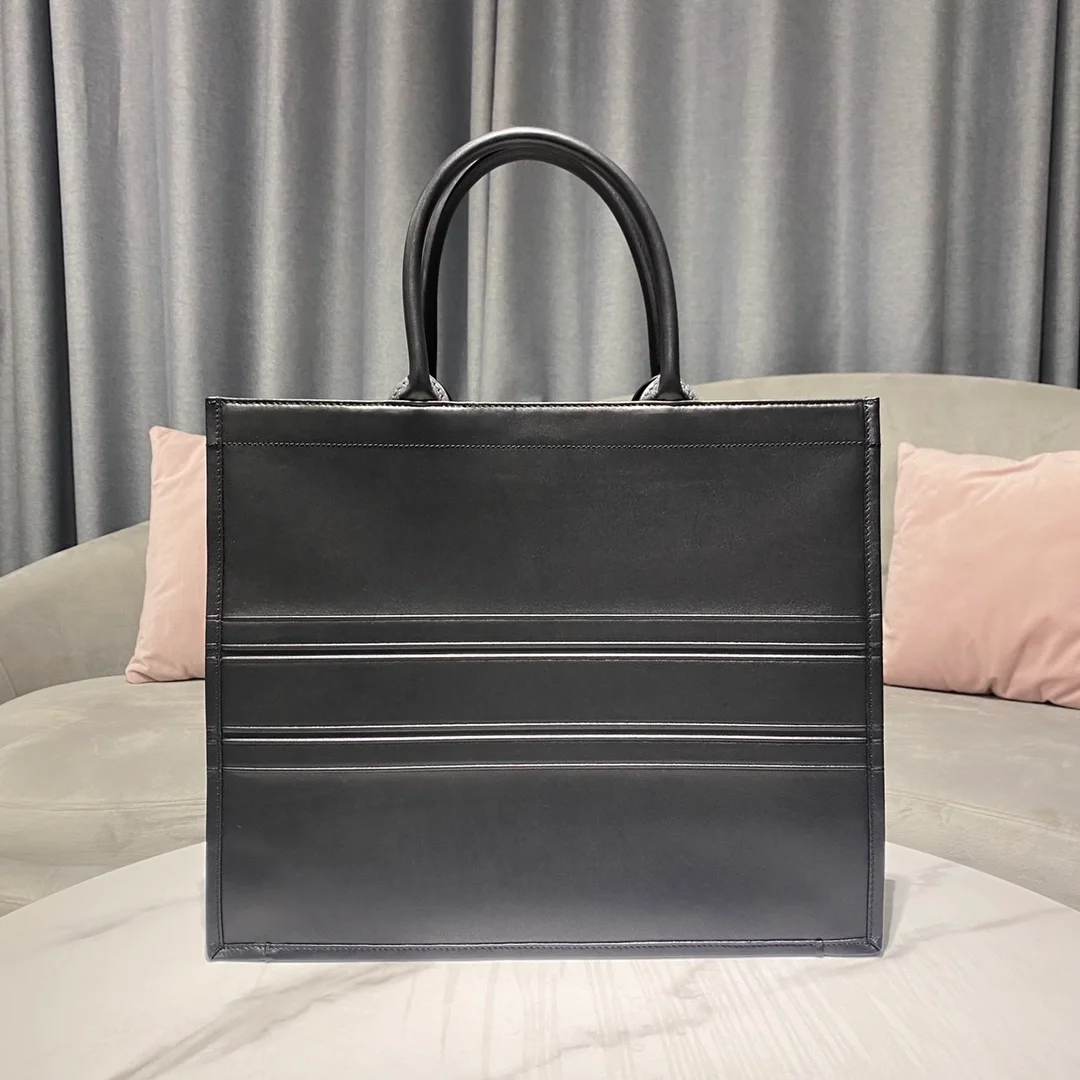 디올 북 토트 레더 라지 핸드백