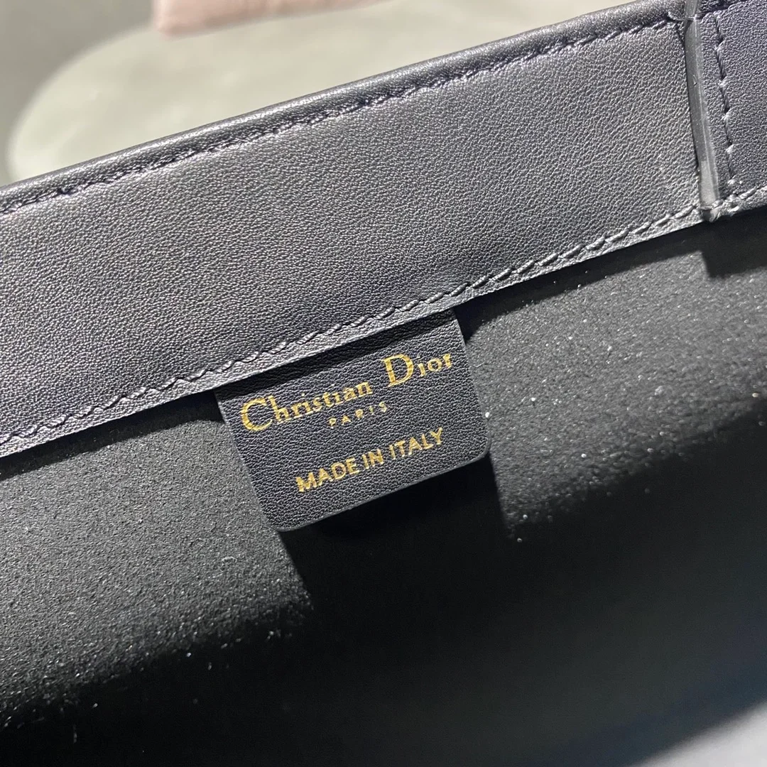 디올 북 토트 레더 라지 핸드백