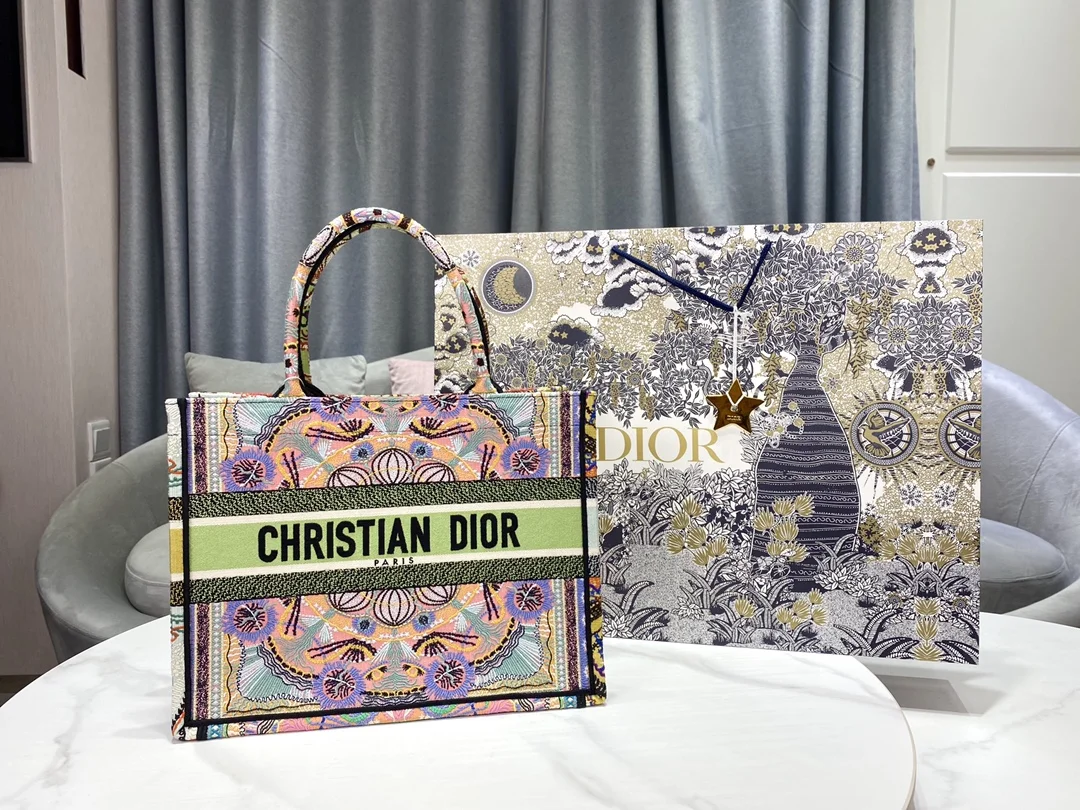 디올 멀티컬러 핑크 북 토트 미디움 백