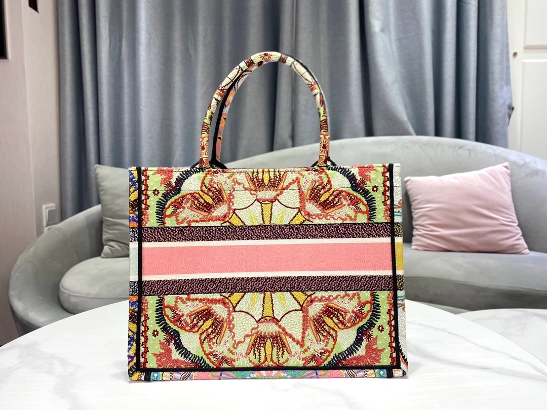 디올 멀티컬러 핑크 북 토트 미디움 백