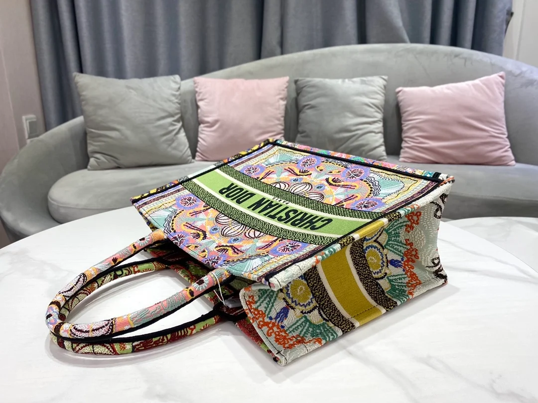 디올 멀티컬러 핑크 북 토트 미디움 백