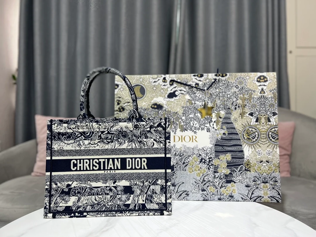 디올 Toile de jouy 북 토트 미디움 백
